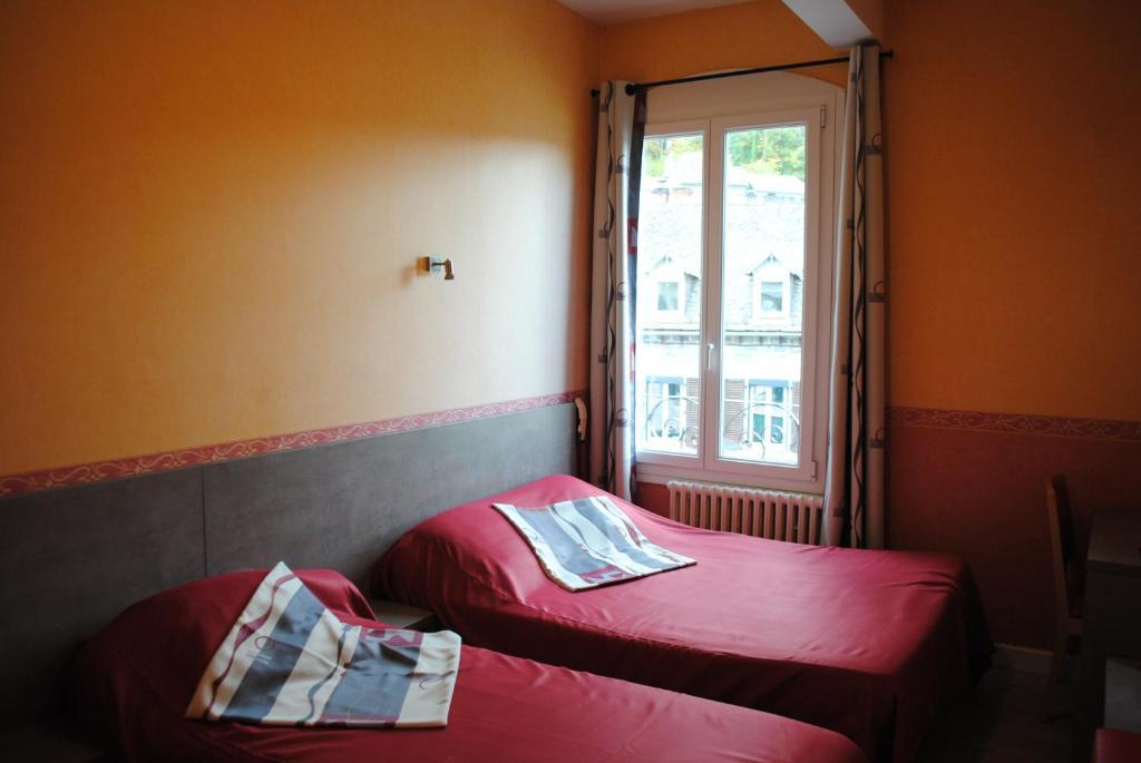 Hotel Des Voyageurs Chez Betty Neussargues en Pinatelle Exteriér fotografie
