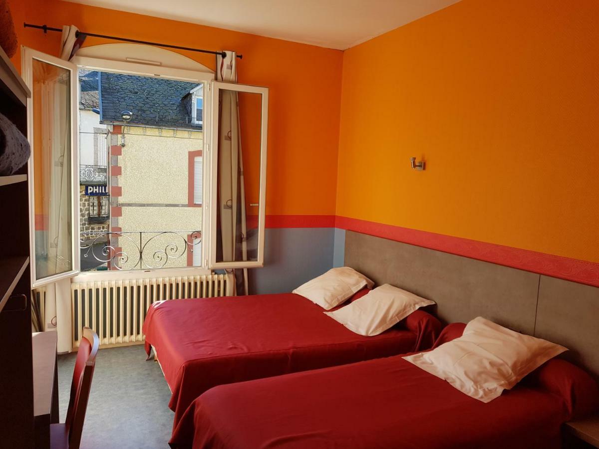 Hotel Des Voyageurs Chez Betty Neussargues en Pinatelle Exteriér fotografie