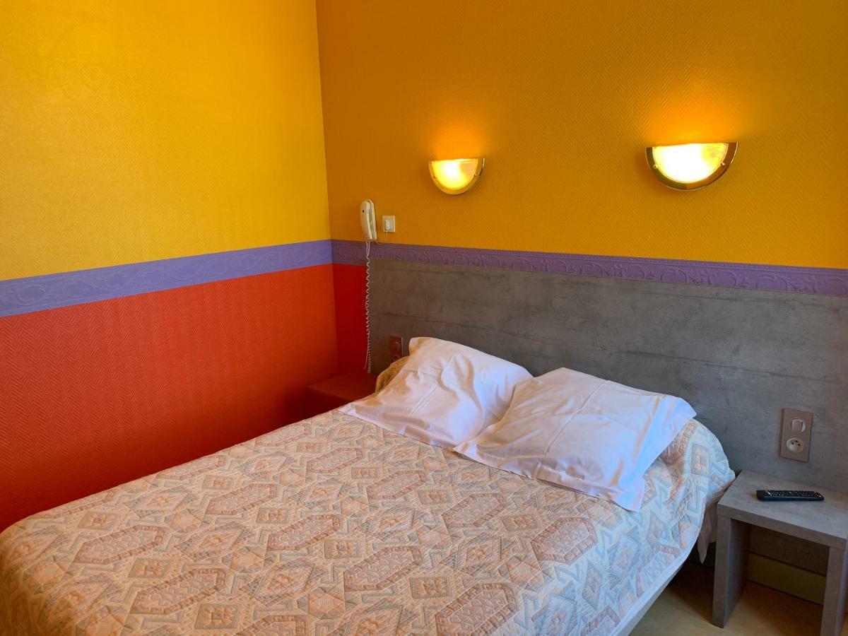Hotel Des Voyageurs Chez Betty Neussargues en Pinatelle Exteriér fotografie